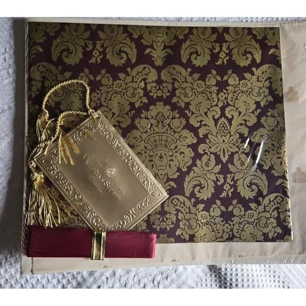 Victoria's Secret "London"  8.5"x11.5"  Gift Box Wrapping Set Vintage Un…